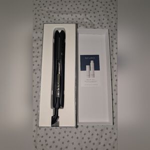 Paul Mitchell Neuro Smooth+ 1.75" Flat Iron Dual Voltage New In Box